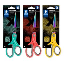 Staedtler Norix 965 Tijeras Escolares 21cm - Hojas de Acero Inoxidable con Apariencia de Titanio - Uso Diestro - Agarre Ergonomico - Colores Surtidos (12 uds)