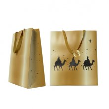 Bismark Bolsa de Papel Reyes Magos - Medidas 27x37x12cm - Tarjeta Colgante - Color Oro
