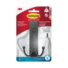 Command Gancho Doble Grande para Aseo - Resistente al Agua - 1 Tira Adhesiva - Soporta hasta 1.8kg - Color Negro Mate Command Gancho Doble Grande para Aseo - Resistente al Agua - 1 Tira Adhesiva - Soporta hasta 1.8kg - Color Negro Mate