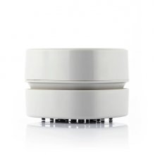 Innovagoods Micuum Mini Aspirador de Escritorio - Ideal para Mascotas - Facil Limpieza - Cepillos en la Base - 2 Pilas AA - Interruptor de Encendido - 8x6x8cm - Color Blanco